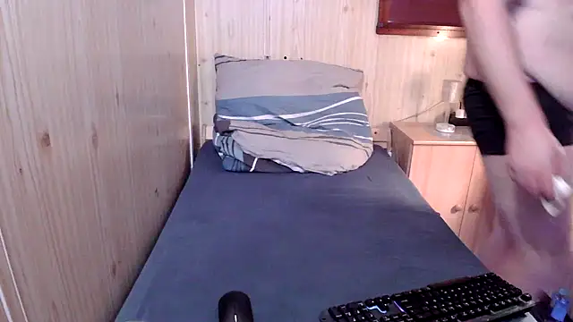 Snapshot of TinyDickBear chatting on 8, 2, 2025 TinyDickBear online show from 8, 2, 2025