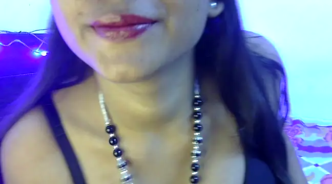 hot  surbhi online show from 9, 2, 2025