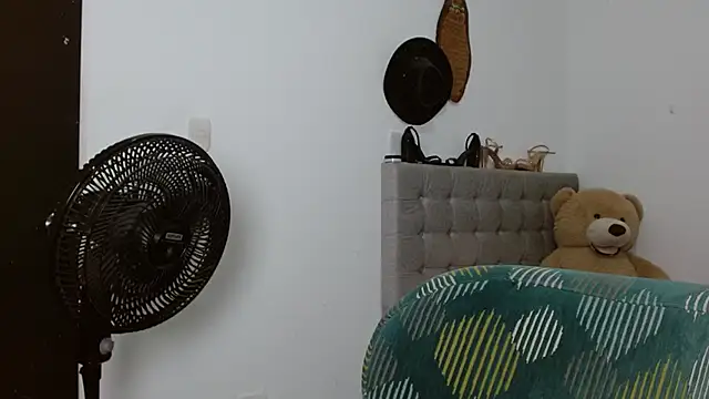 Sexy Lia  online show from 17, 4, 2026