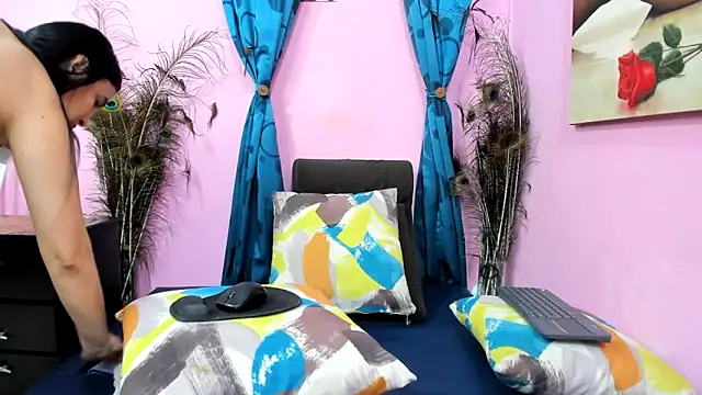 miss--flora online show from 20, 2, 2026