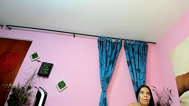 miss--flora online show from 20, 11, 2025