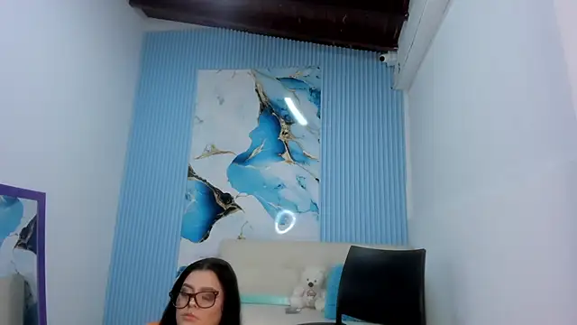 Danniela18  online show from 19, 3, 2025