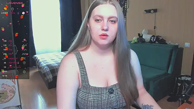 Alice Dreamgirl  online show from 4, 11, 2025