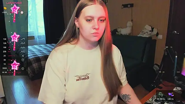 Alice Dreamgirl  online show from 17, 11, 2025