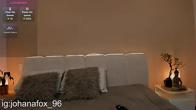 johanafox  online show from 13, 1, 2026