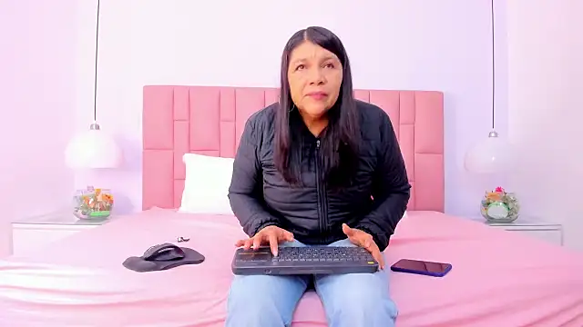 hotmature1 online show from 4, 12, 2025