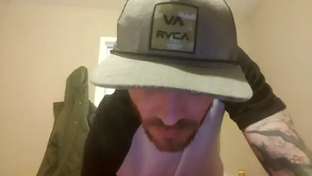 Huntzg23 online show from 19, 12, 2025