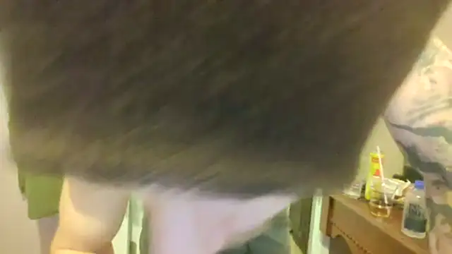 Huntzg23 online show from 4, 12, 2025