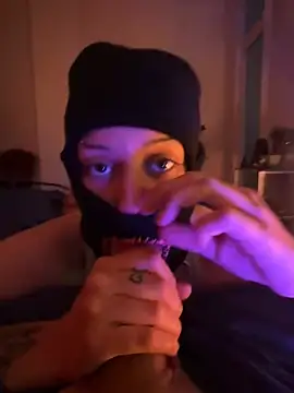 Snapshot of littlewitchxoxo chatting on 22, 2, 2025 littlewitchxoxo online show from 22, 2, 2025