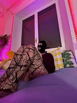 Snapshot of littlewitchxoxo chatting on 17, 12, 2024 littlewitchxoxo online show from 17, 12, 2024