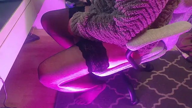 dirtynylonboy33 online show from 11, 1, 2026