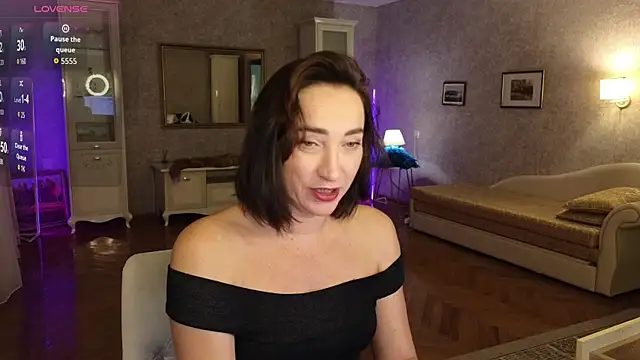 Snapshot of AnneHaddaway chatting on 25, 10, 2025 AnneHaddaway online show from 25, 10, 2025