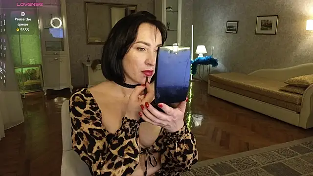 AnneHaddaway online show from 18, 11, 2025