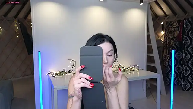 Snapshot of LinaJoy chatting on 5, 6, 2026 LinaJoy online show from 5, 6, 2026
