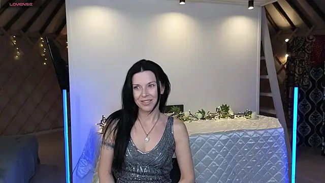 Snapshot of LinaJoy chatting on 3, 6, 2026 LinaJoy online show from 3, 6, 2026
