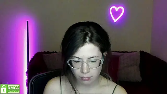 Alicia redfollow online show from 7, 3, 2025