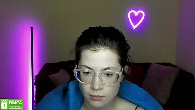 Alicia redfollow online show from 6, 3, 2025