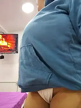 Miss balloonsmila online show from 13, 11, 2025