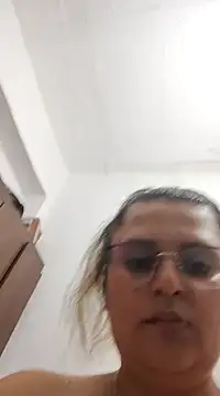 Miss balloonsmila online show from 12, 1, 2025