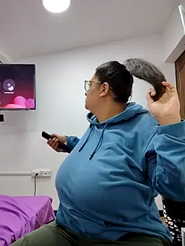 Miss balloonsmila online show from 23, 10, 2025