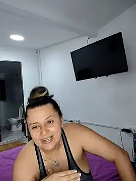 Miss balloonsmila online show from 20, 1, 2025