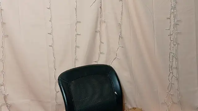 leenieb88 online show from 9, 2, 2025