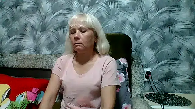 sakura blonde online show from 9, 10, 2025