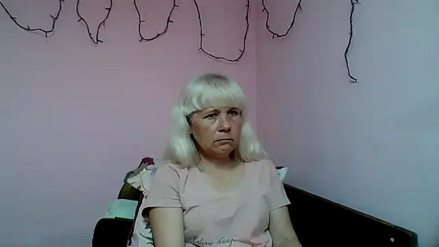 sakura blonde online show from 4, 4, 2026