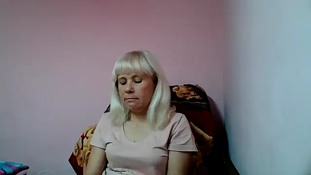 sakura blonde online show from 2, 12, 2025