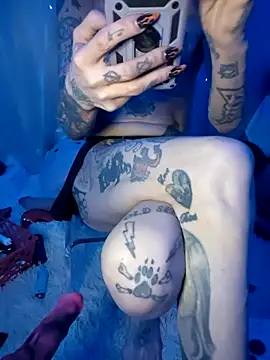 MommyMisfit online show from 21, 4, 2026