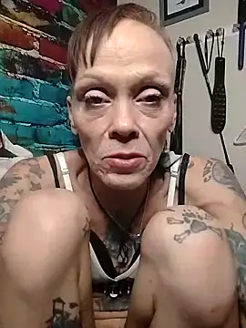 MommyMisfit online show from 13, 11, 2025