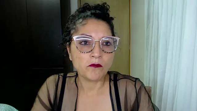 Snapshot of arianna_ros3 chatting on 15, 6, 2026 arianna ros3 online show from 15, 6, 2026