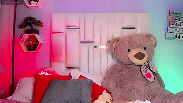 Snapshot of Aileen_18 chatting on 19, 9, 2025 Aileen 18 online show from 19, 9, 2025