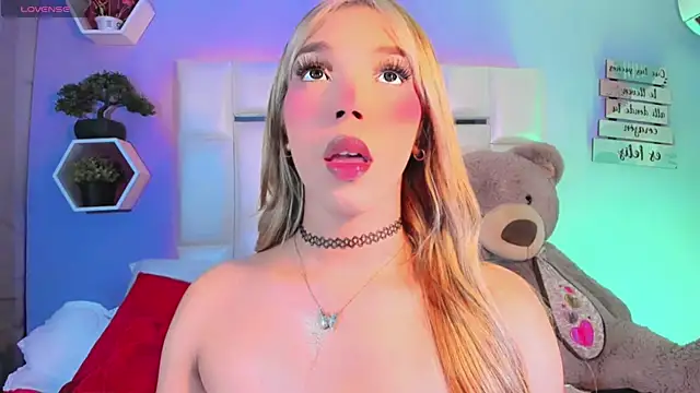 Snapshot of Aileen_18 chatting on 11, 10, 2025 Aileen 18 online show from 11, 10, 2025