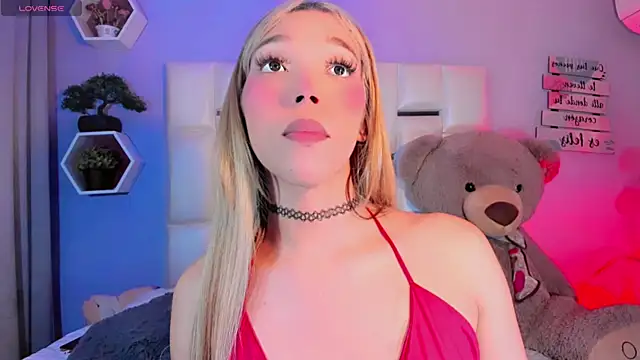 Snapshot of Aileen_18 chatting on 2, 11, 2025 Aileen 18 online show from 2, 11, 2025