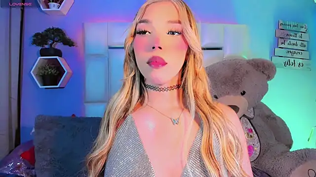 Snapshot of Aileen_18 chatting on 4, 10, 2025 Aileen 18 online show from 4, 10, 2025