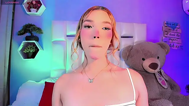 Snapshot of Aileen_18 chatting on 20, 9, 2025 Aileen 18 online show from 20, 9, 2025