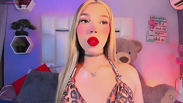 Snapshot of Aileen_18 chatting on 10, 10, 2025 Aileen 18 online show from 10, 10, 2025