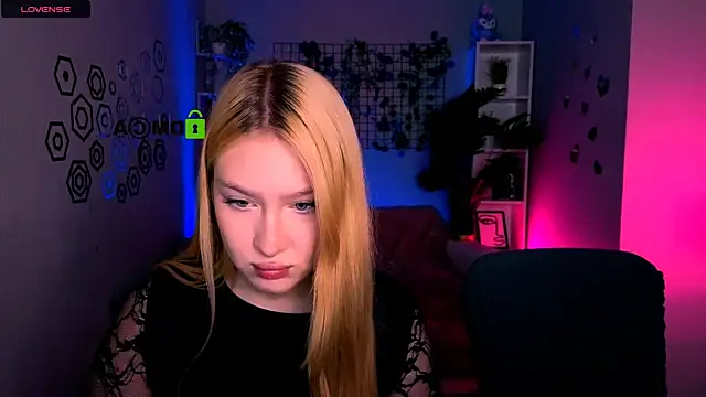 playful sophie online show from 7, 6, 2026