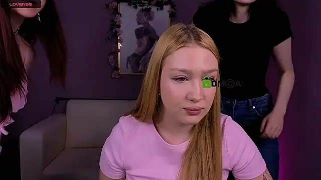 playful sophie online show from 12, 3, 2026