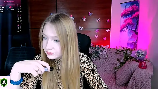 playful sophie online show from 2, 2, 2025