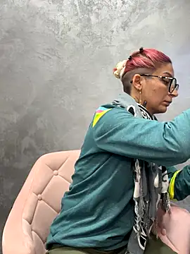 Lucky Deniz online show from 5, 12, 2025