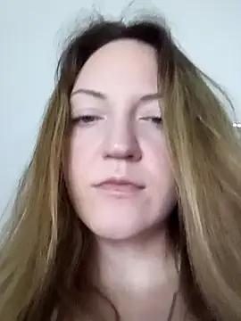 KattyLuuu online show from 15, 4, 2026