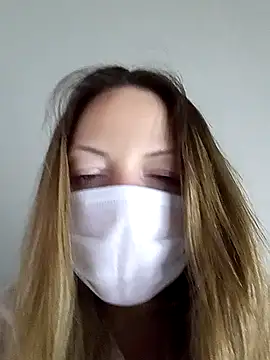 KattyLuuu online show from 11, 4, 2026