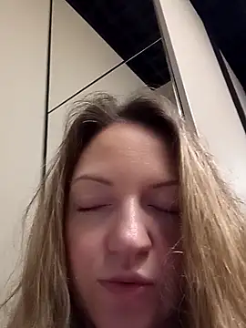 KattyLuuu online show from 14, 2, 2026