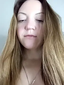 KattyLuuu online show from 12, 4, 2026