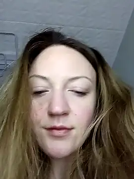 KattyLuuu online show from 19, 4, 2026