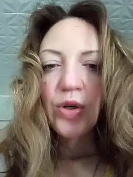 KattyLuuu online show from 2, 4, 2026