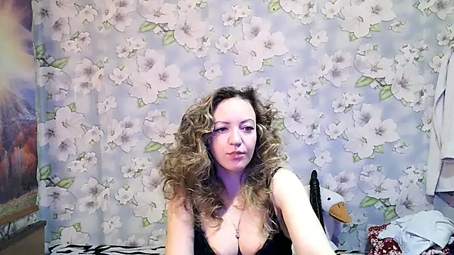 KattyLuuu online show from 13, 11, 2025