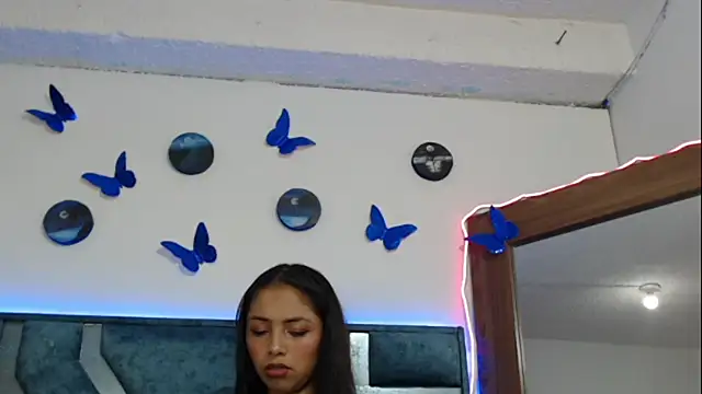 Snapshot of Roxan_Fox- chatting on 18, 3, 2025 Roxan Fox- online show from 18, 3, 2025